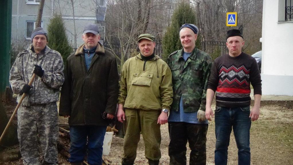 Субботник в полковом храме