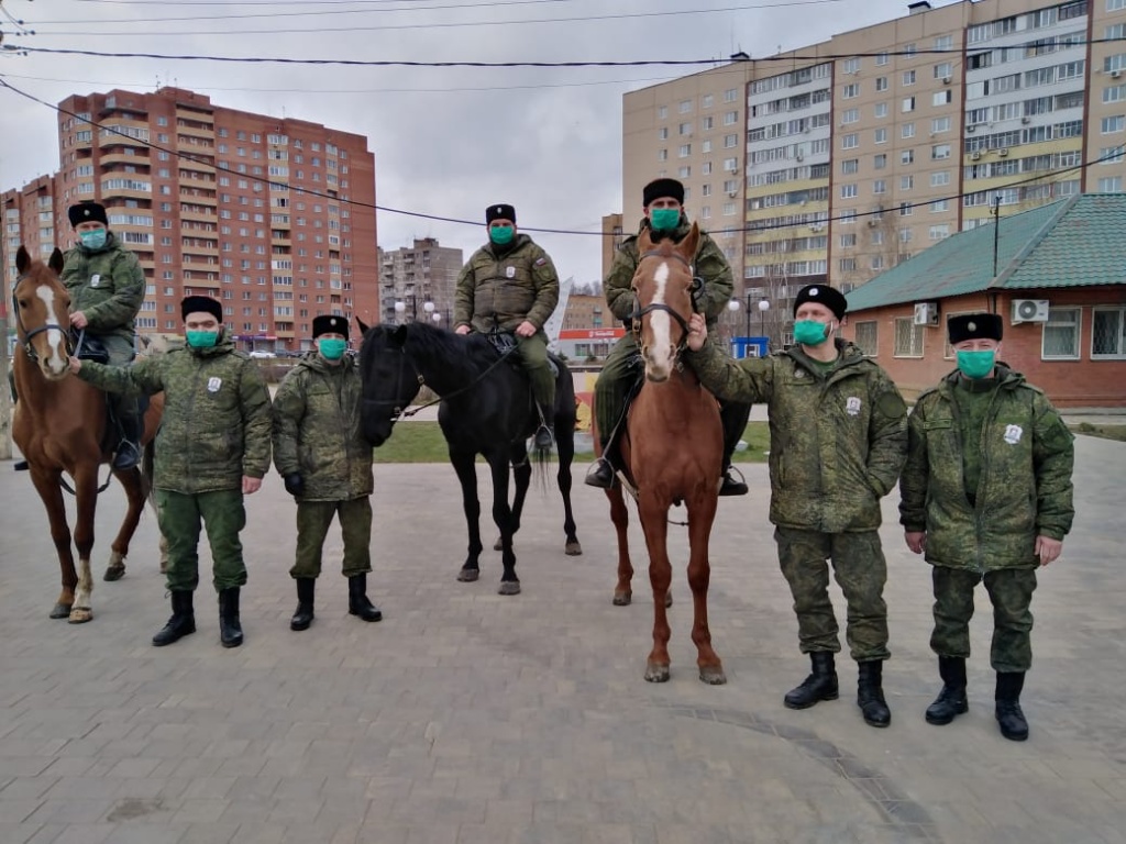 Казаки в Павловском Посаде помогают пожилым людям и многодетным семьям