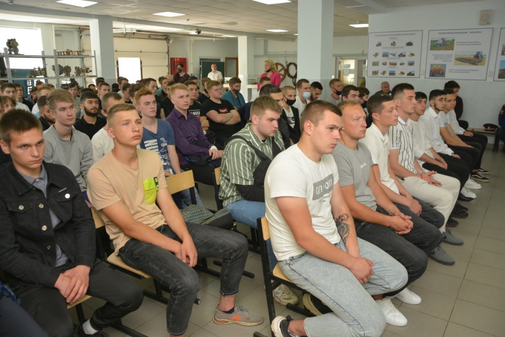 Сегодня учеба, завтра служба по контракту