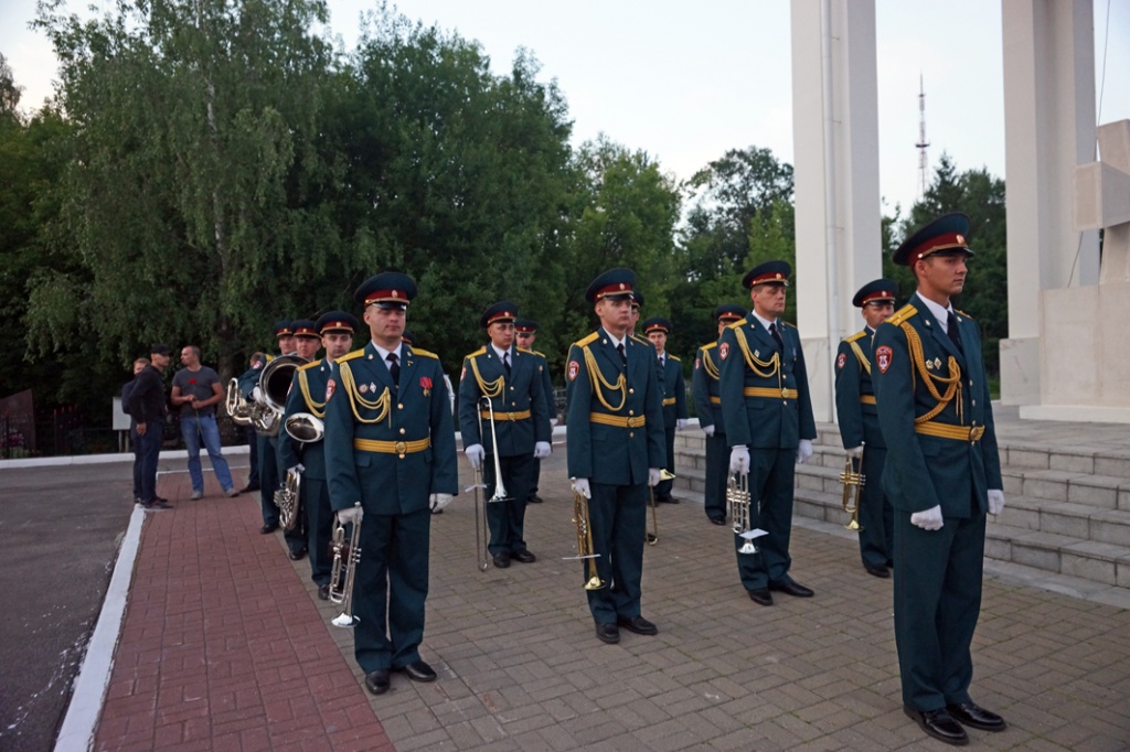 «Великие войны имеют начало, но не имеют конца. Они живут в слезах вдов, матерей, в горьком детстве сирот, стонах раненых солдат»