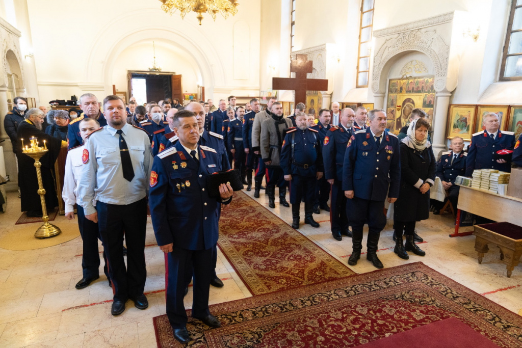 Председатель Синодального комитета по взаимодействию с казачеством возглавил Божественную литургию в казачьем храме г. Москвы и принял присягу московских казаков