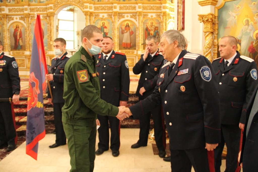 Белгородские казаки-военнослужащие приняли присягу