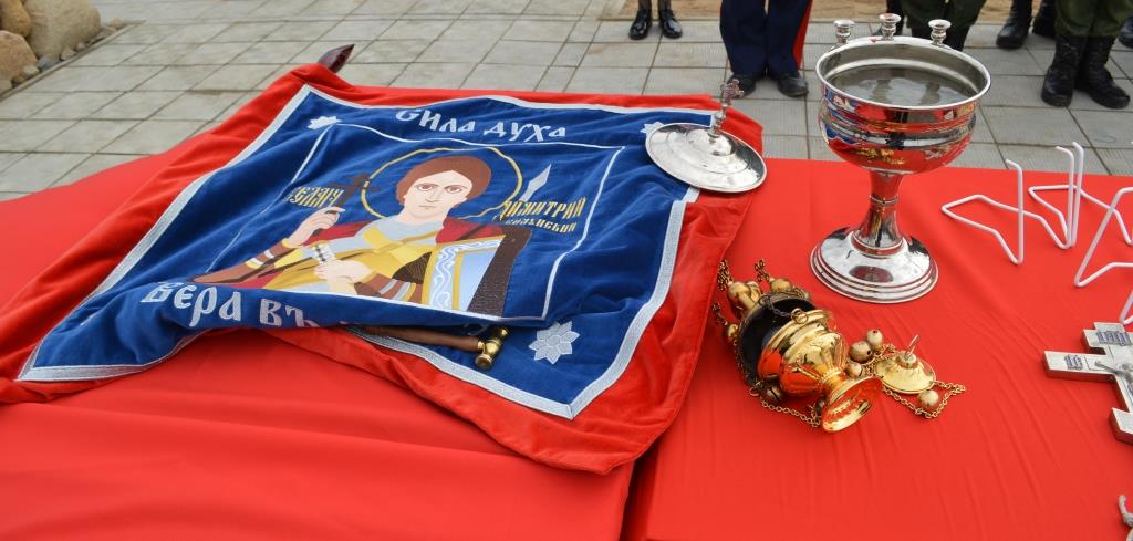 Казаки установили Поклонный Крест и освятили Штандарт!