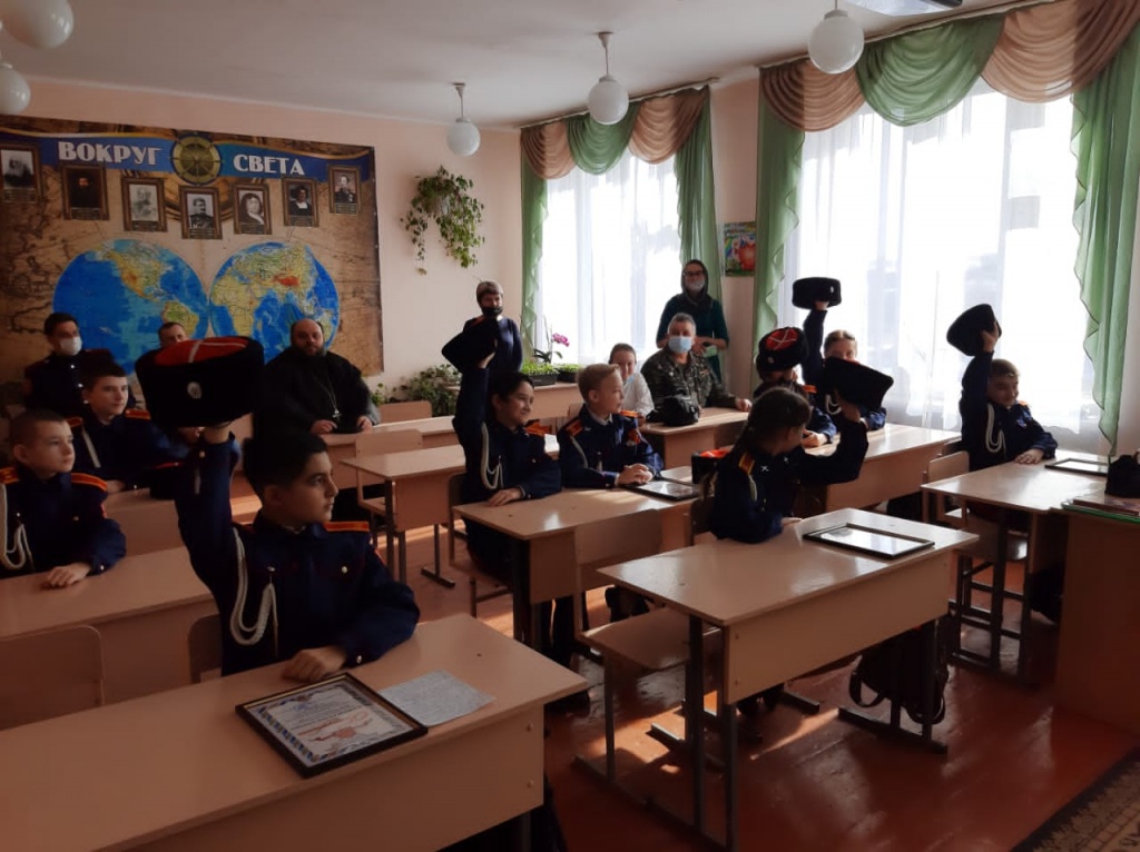 Белгородские казаки приехали к казачатам на выборы атамана