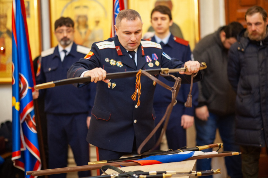 Председатель Синодального комитета по взаимодействию с казачеством возглавил Божественную литургию в казачьем храме г. Москвы и принял присягу московских казаков