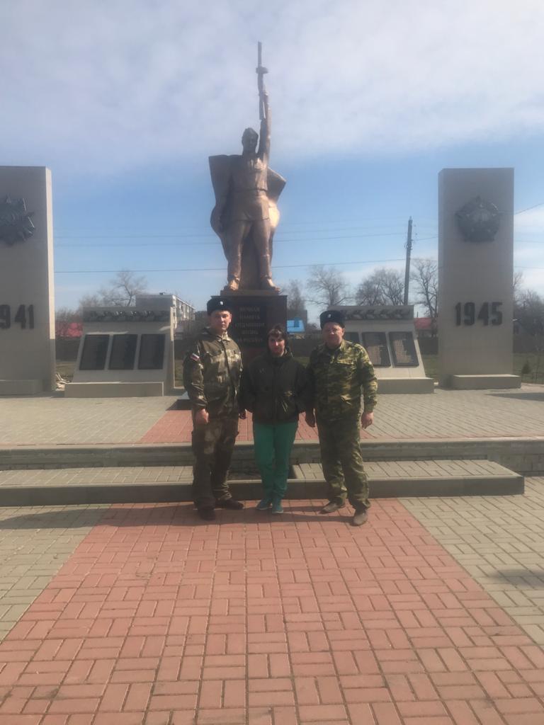 Тамбовские казаки украсили свой город к празднику Победы