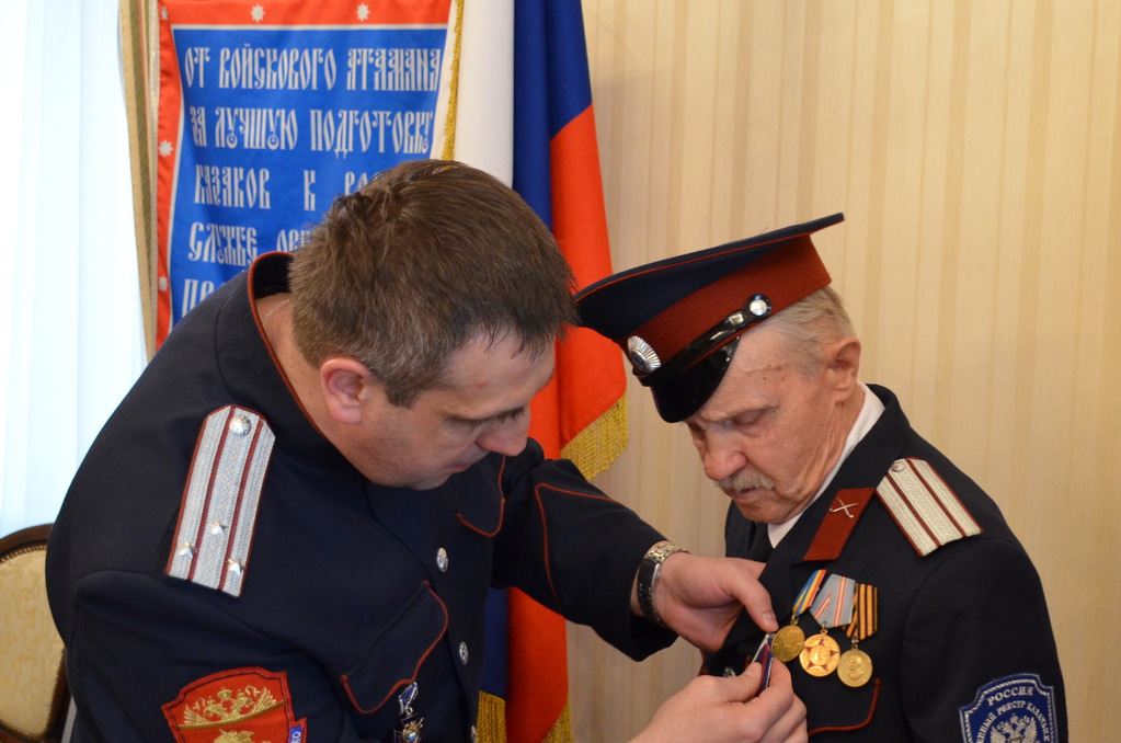 К 70-летию Великой Победы. В штабе ВКО ЦКВ вручают награды ветеранам