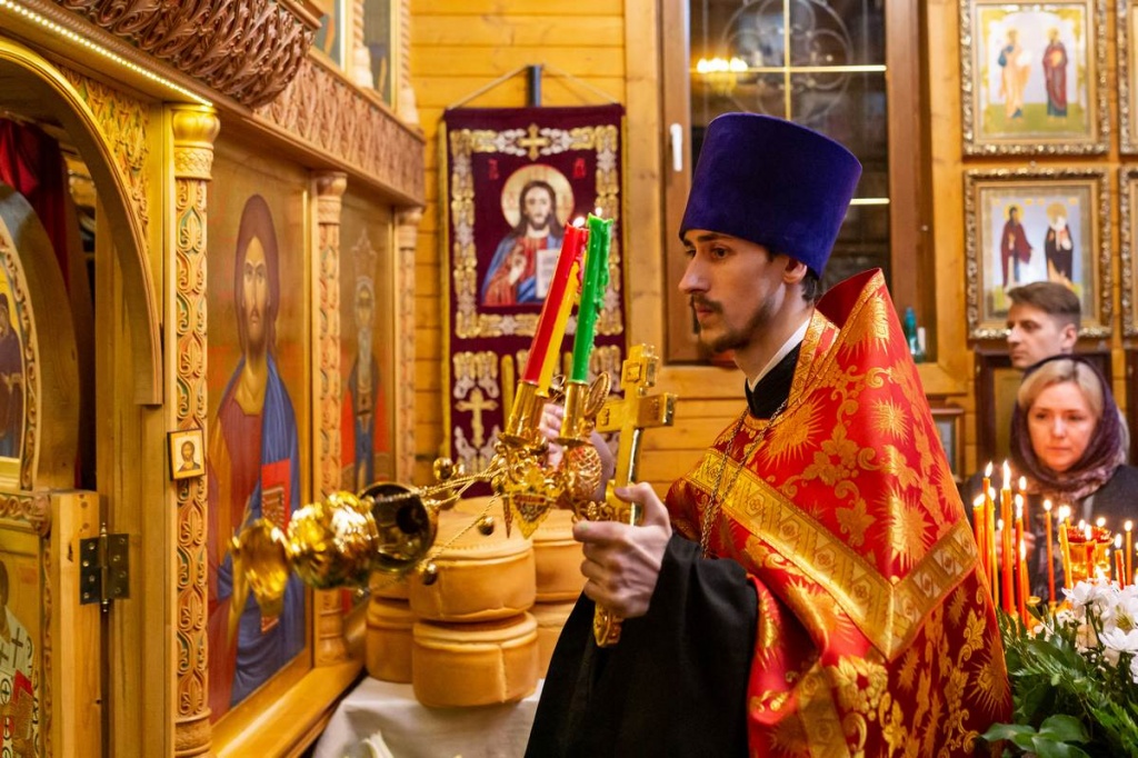 Празднование Воскресения Христова на приходе храма св. равноап. кн. Владимира при Московском президентском кадетском училище имени М.А. Шолохова