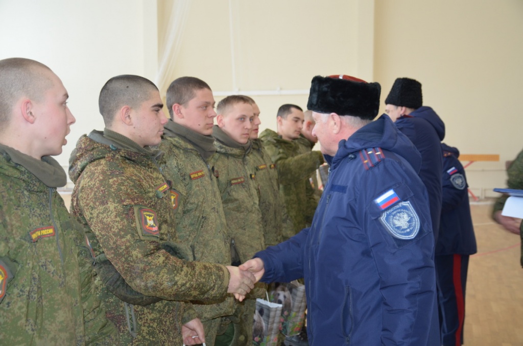 Казаки ВКО ЦКВ поздравили военнослужащих с днем защитника Отечества
