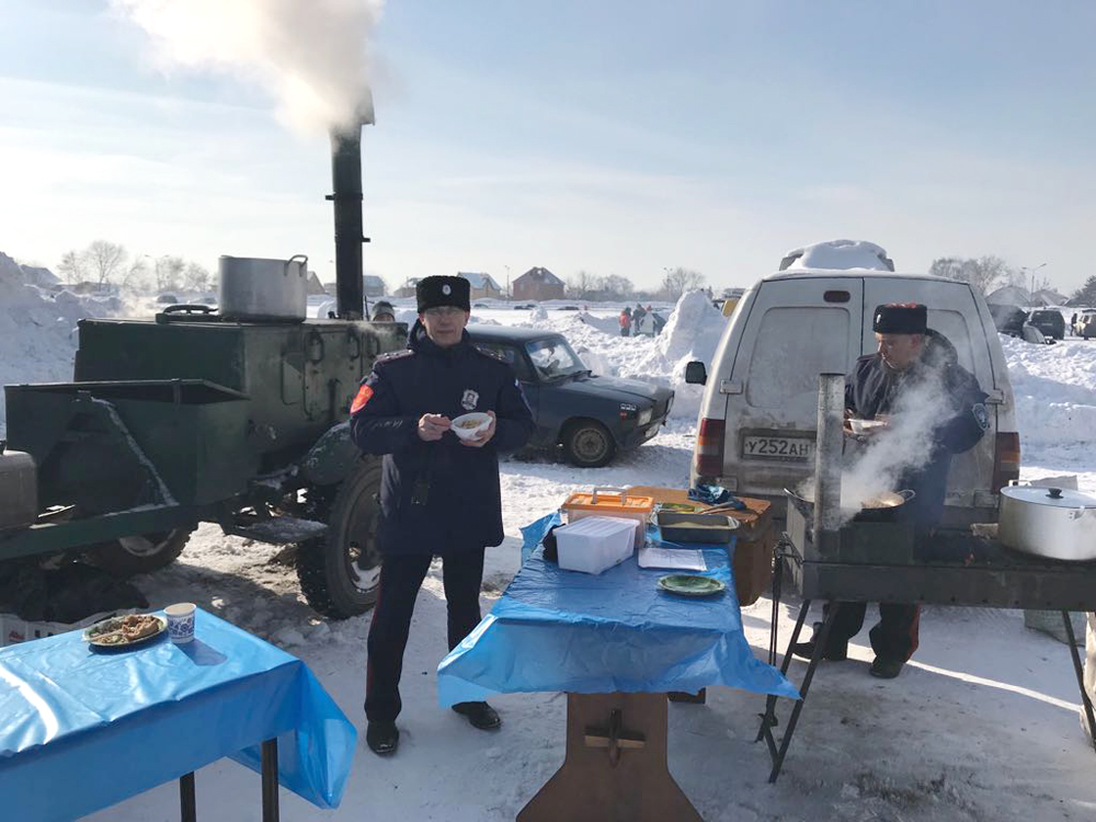 Казаки несут службу