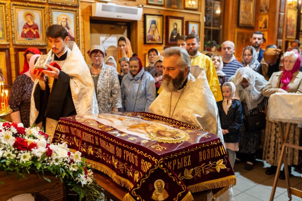 Празднование Воскресения Христова на приходе храма св. равноап. кн. Владимира при Московском президентском кадетском училище имени М.А. Шолохова