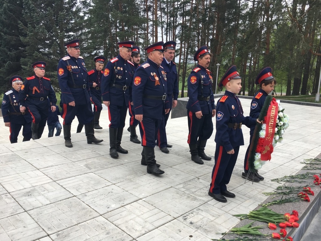Казаки СКО Серпуховского района побывали на мемориале павшим воинам в г. Кременки