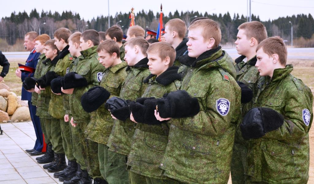 Казаки установили Поклонный Крест и освятили Штандарт!