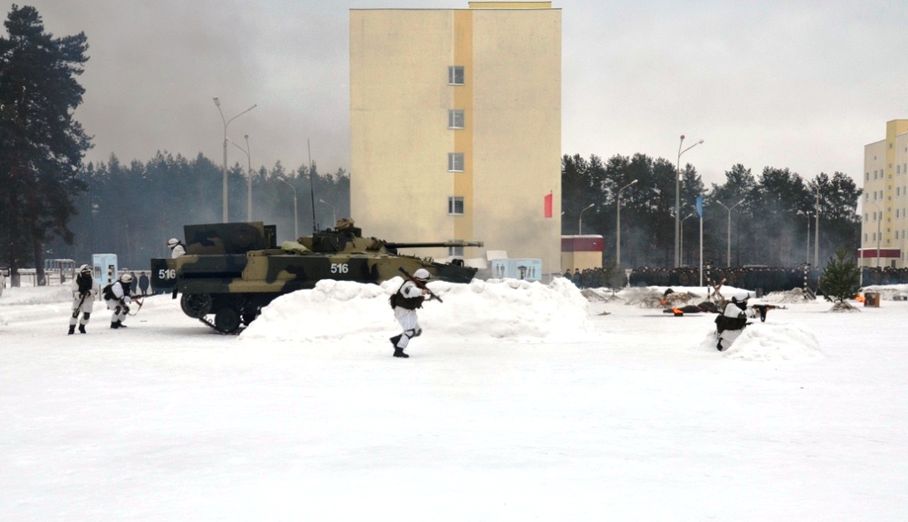Казаки поздравили военных с годовщиной образования воинской части
