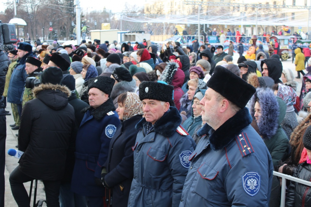 Атаманская рождественская елка впервые зажгла свои огни в Белгороде