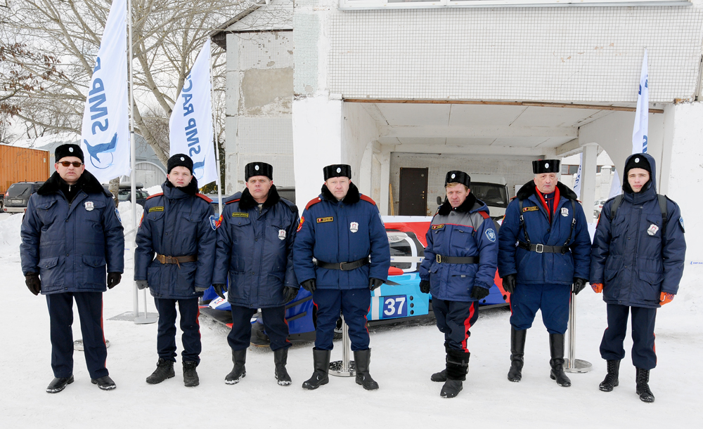 Казаки несут службу