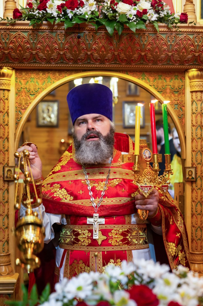 Празднование Воскресения Христова на приходе храма св. равноап. кн. Владимира при Московском президентском кадетском училище имени М.А. Шолохова