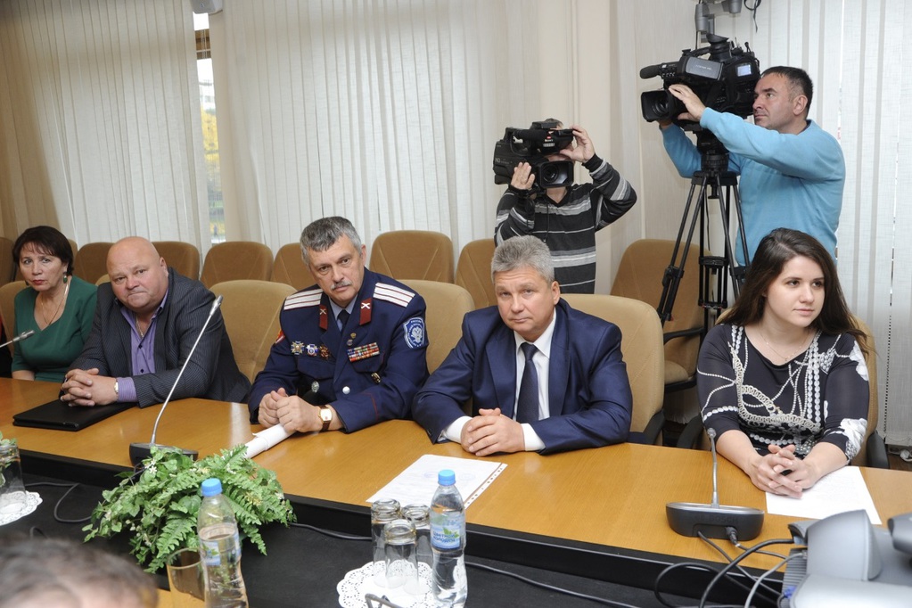 В Калужской области заслуги активистов гражданского общества и СМИ отмечены наградами