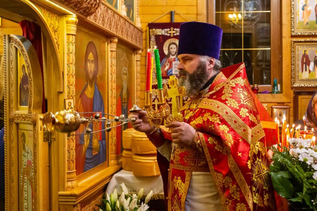 Празднование Воскресения Христова на приходе храма св. равноап. кн. Владимира при Московском президентском кадетском училище имени М.А. Шолохова