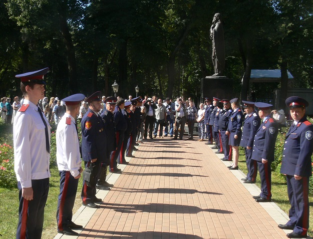 Полномочный представитель Президента РФ в Центральном федеральном округе Александр Беглов поздравил калужан с Днем города
