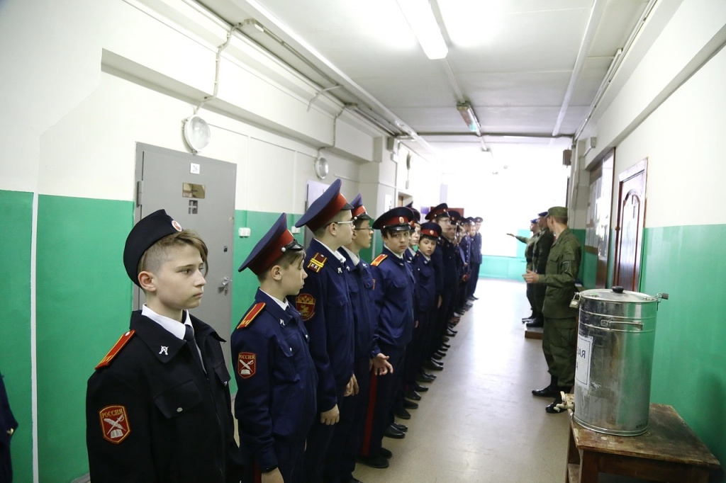Калужская казачья кадетская сотня побывала на экскурсии в президентском эскорте Президентского полка