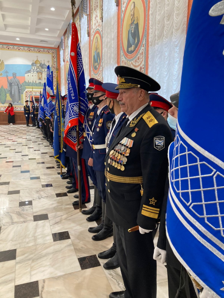 Болеем за наших
