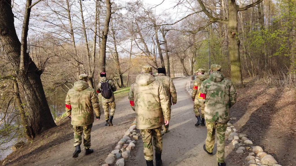 Парки и музеи-заповедники Москвы патрулируют казаки