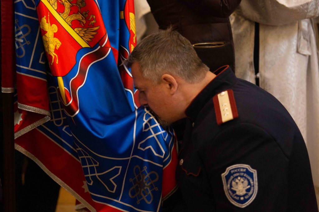 Настоятель храма св. равноап. кн. Владимира при МПКУ им. М.А. Шолохова, войсковой священник Центрального казачьего войска иерей Марк Кравченко сослужил митрополиту Кириллу за Божественной Литургией и принял участие в принятии присяги московских казаков