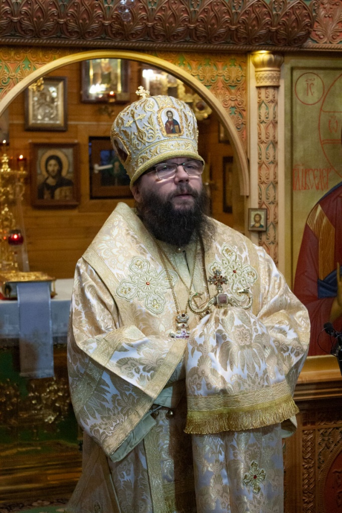 Архиерейское богослужение в день малого престольного праздника в честь апостола и евангелиста Марка в храме св. равноап. кн. Владимира при МПКУ им. М.А. Шолохова