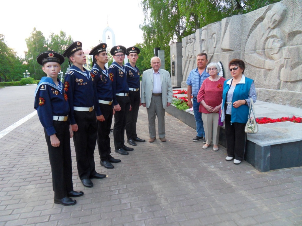 Свет Вечного огня не угасает