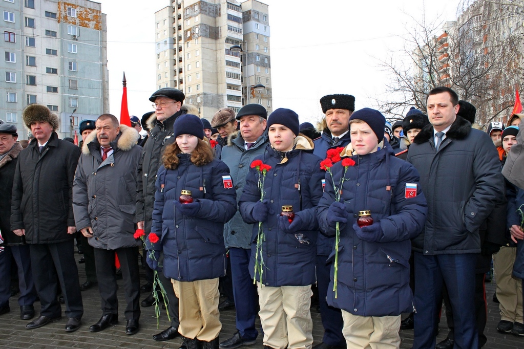 Память - погибшим, слава - живым