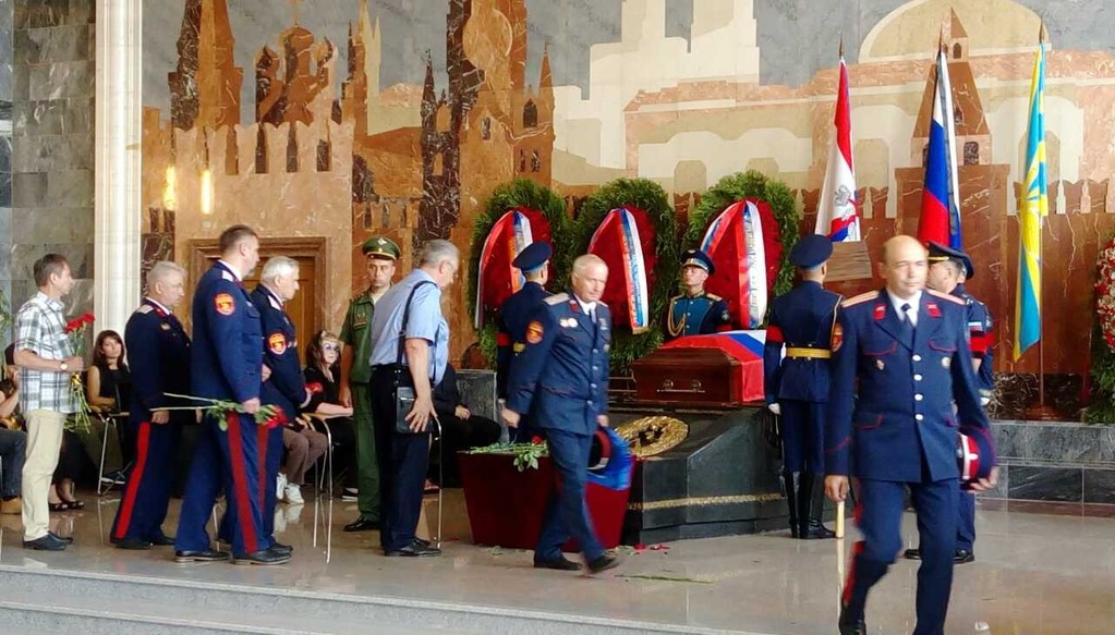 Казаки ВКО ЦКВ пришли проститься с генералом Петром Дейнекиным