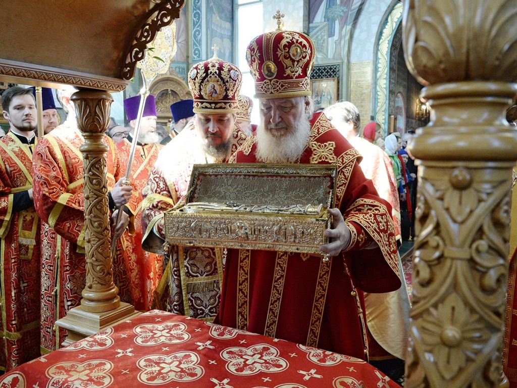 Войсковой священник ЦКВ, настоятель храма св. равноап. кн. Владимира при МсККК им. М.А. Шолохова иерей Марк Кравченко принял участие в торжествах в честь празднования памяти великомученика Георгия Победоносца, состоявшихся на Поклонной горе.