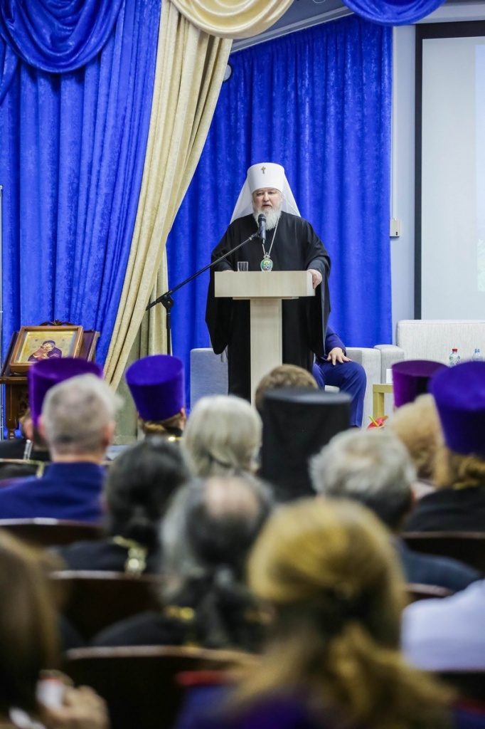 Настоятель храма св. равноап. кн. Владимира при МПКУ им. М.А. Шолохова, войсковой священник Центрального казачьего войска иерей Марк Кравченко принял участие в совещании руководителей епархиальных отделов по взаимодействию с казачеством и войсковых священников