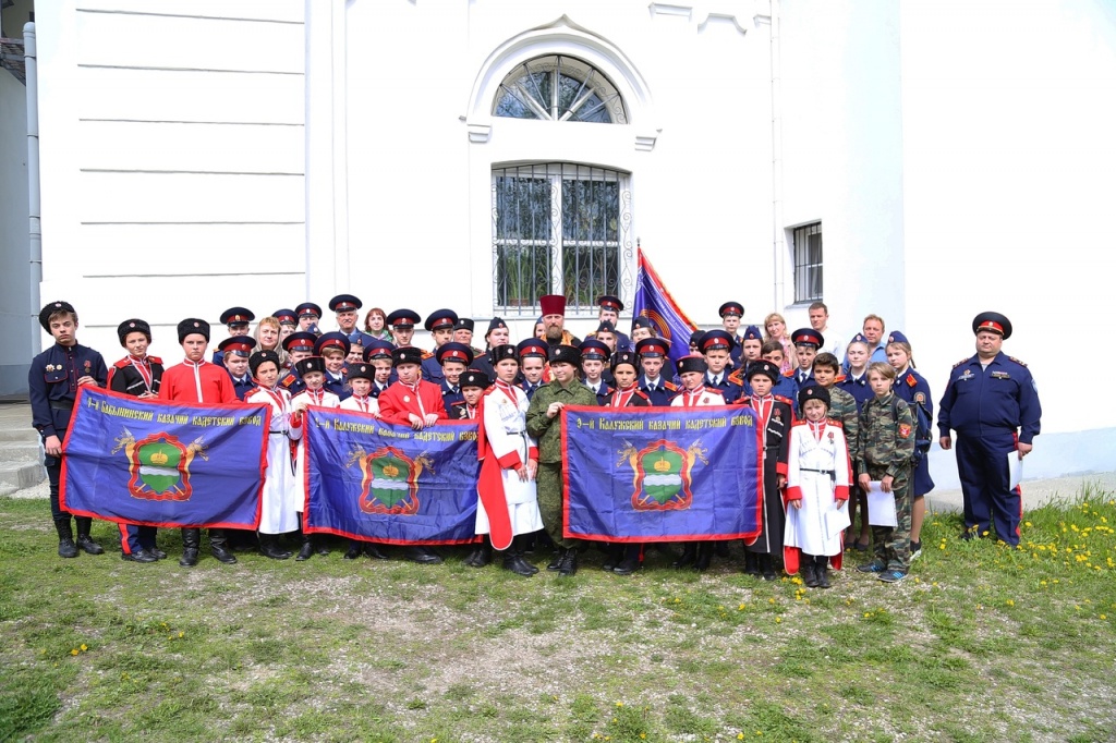 В Калуге состоялся чин освящения знамени Первой Калужской казачьей кадетской сотни