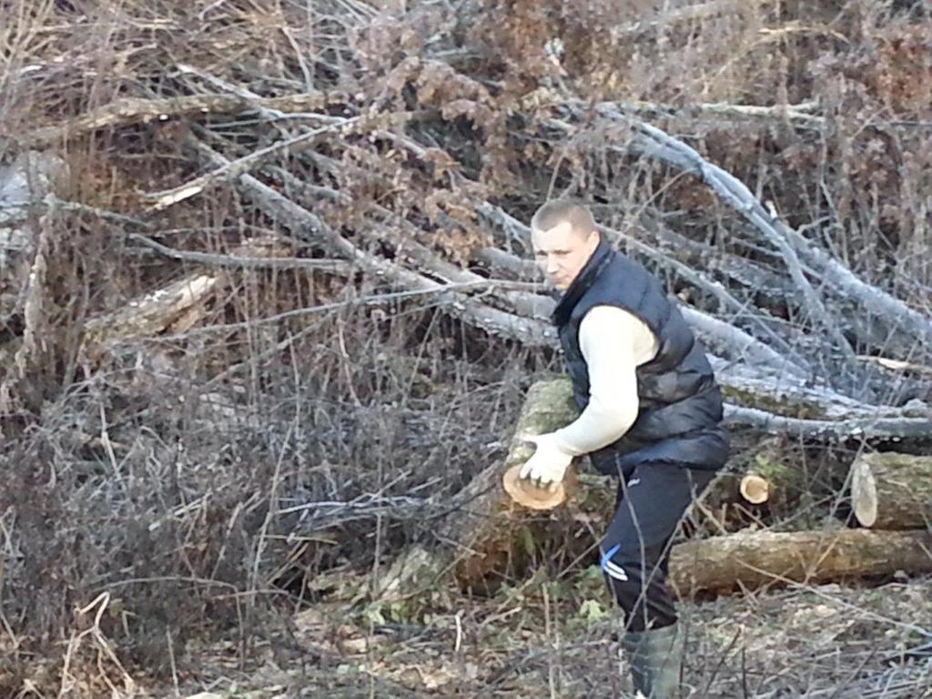 Калужские казаки помогают восстанавливать храм