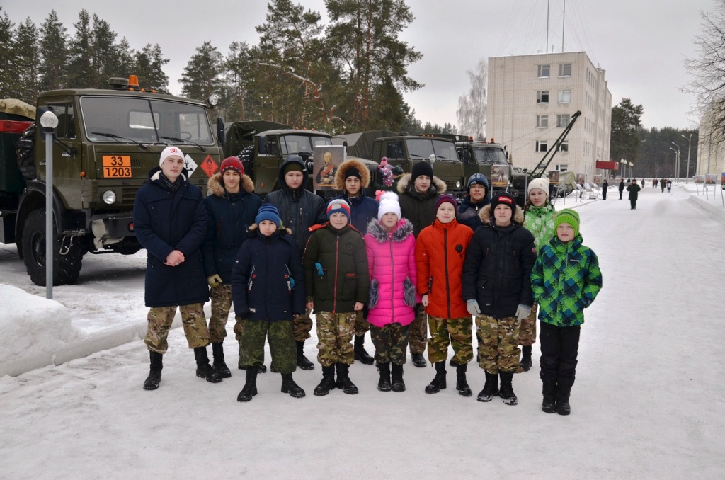 Казаки поздравили военных с годовщиной образования воинской части