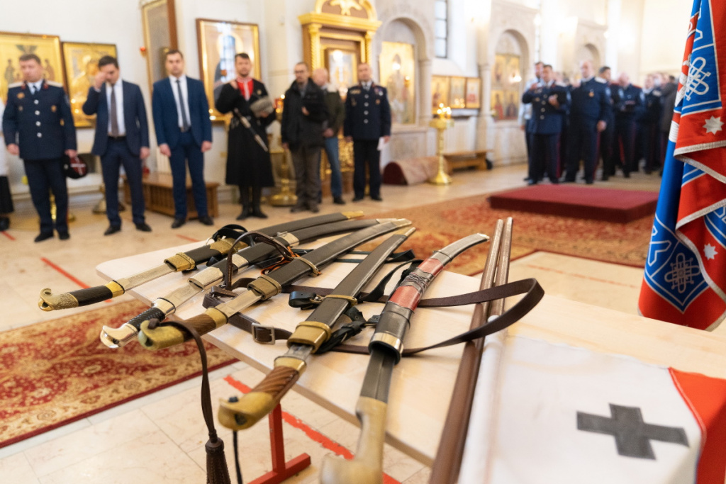 Председатель Синодального комитета по взаимодействию с казачеством возглавил Божественную литургию в казачьем храме г. Москвы и принял присягу московских казаков