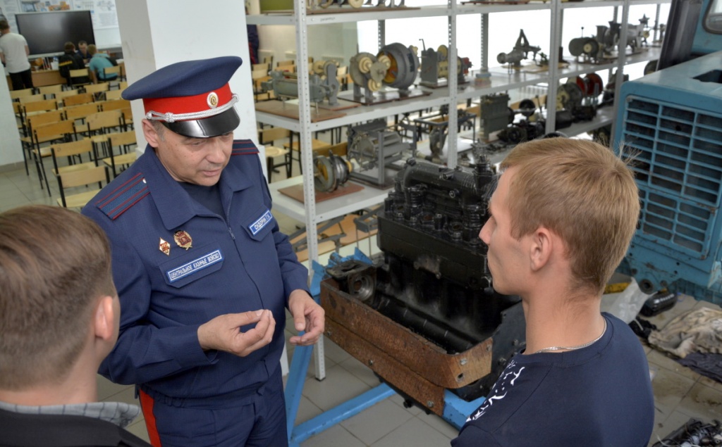 Сегодня учеба, завтра служба по контракту