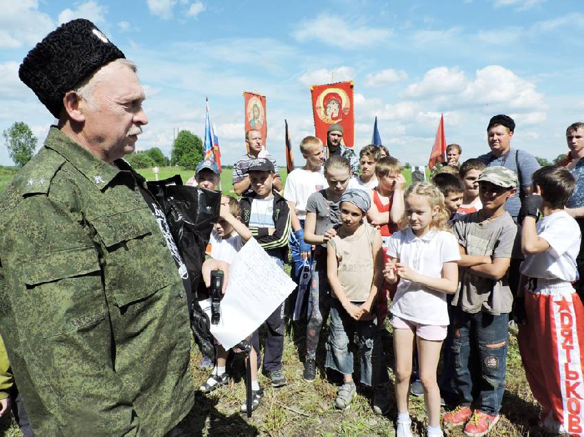 Брянские казаки организовали детский праздник