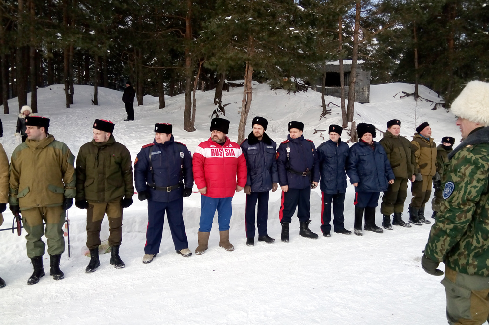 Казаки несут службу
