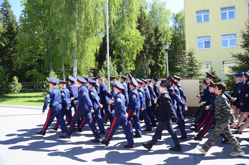 Калужская казачья кадетская сотня побывала на экскурсии в президентском эскорте Президентского полка