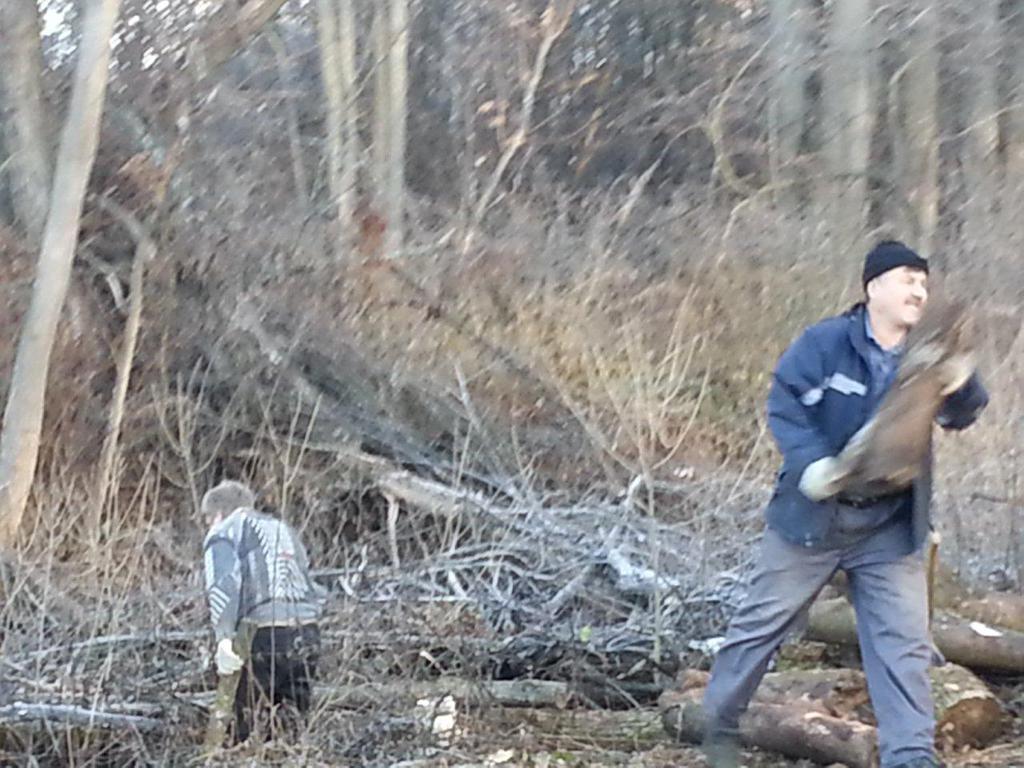Калужские казаки помогают восстанавливать храм