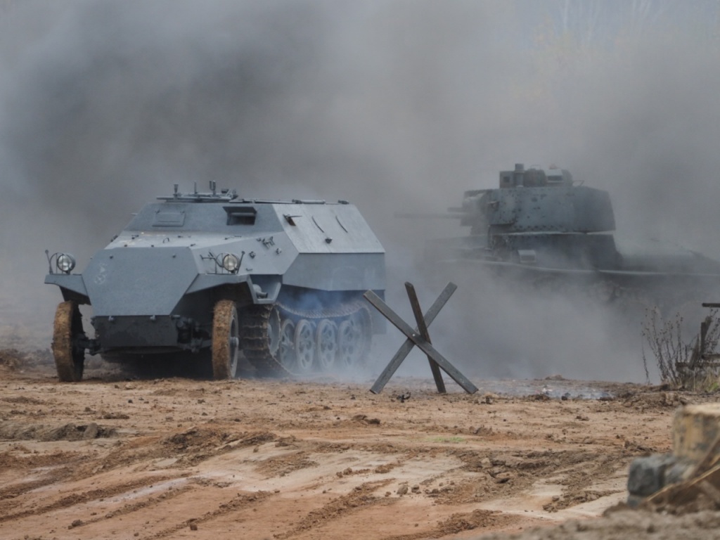 На кинокомплексе «Военфильм-Медынь» прошла военно-историческая реконструкция, посвящённая подвигу Подольских курсантов