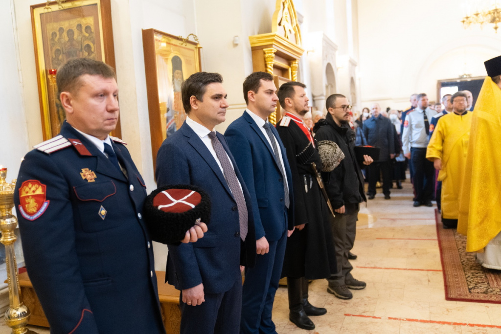 Председатель Синодального комитета по взаимодействию с казачеством возглавил Божественную литургию в казачьем храме г. Москвы и принял присягу московских казаков