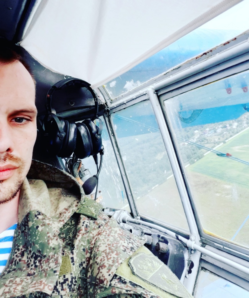 Одинцовские казаки совершили свой первый прыжок с парашютом