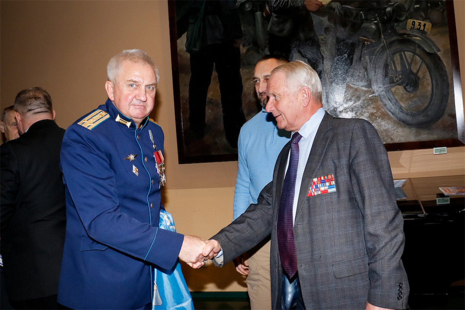 Он незримо живет в памяти однополчан