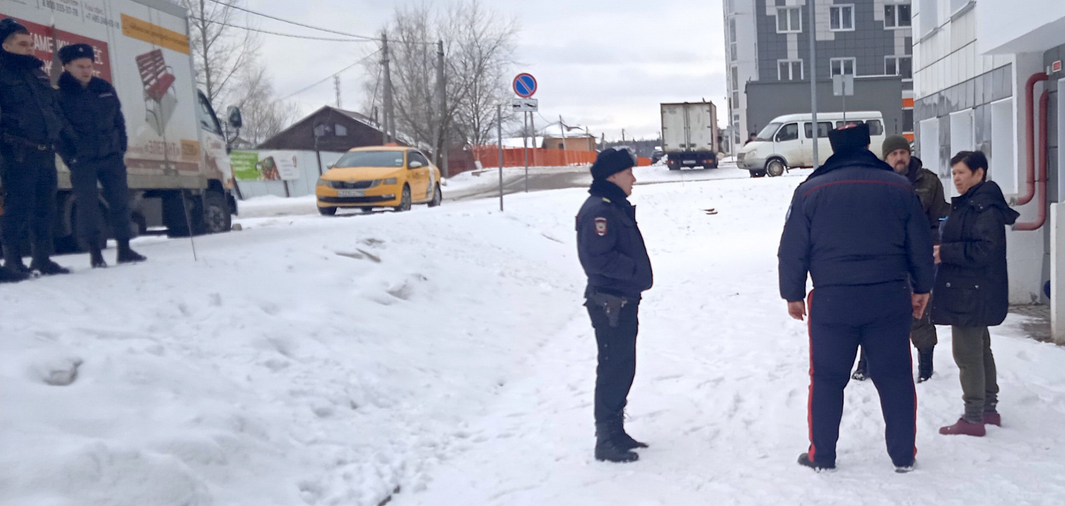 Под охраной казаков