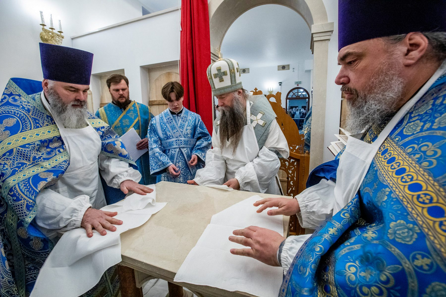 Скрепы под храмовыми сводами