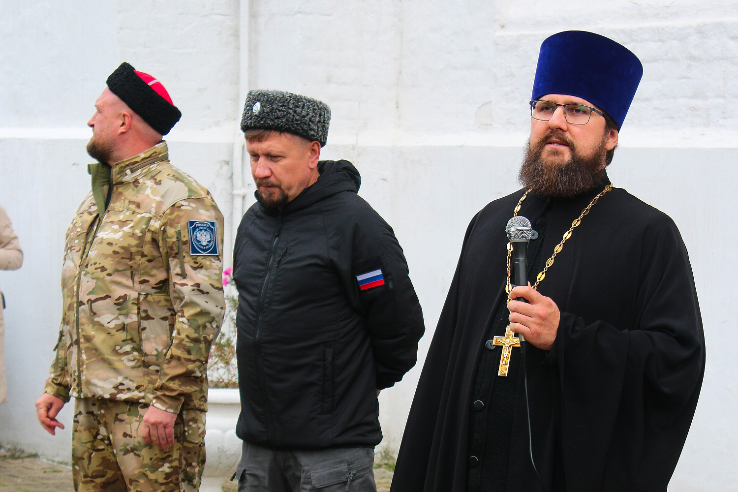Под покровом омофора